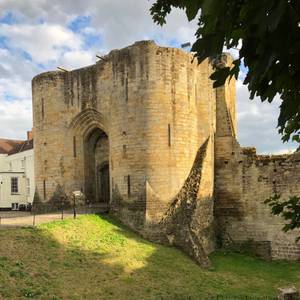 The outside of Tonbridge castle gatehouse from the street